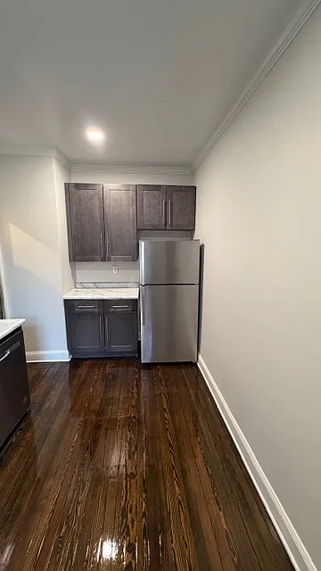 28 Duncan Ave Apartments — Photo 2