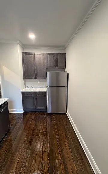 28 Duncan Ave Apartments — Photo 2