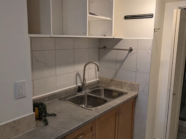 369 Georgian Dr #3 — Photo 7