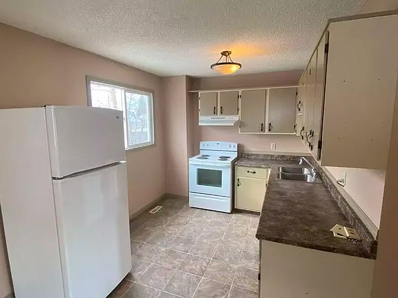 2nd image of 9303 101st Ave