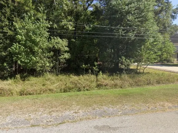 818 Wiley Dr, Magnolia, TX 77354