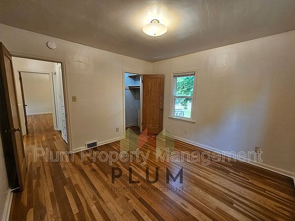 3rd image of 407 S 5th St E