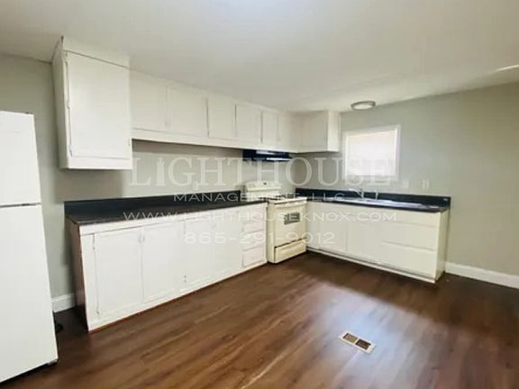 3rd image of 204 Bentley St