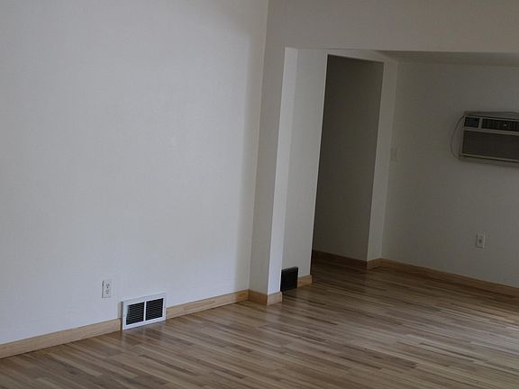 3rd image of 408 W Sanborn St