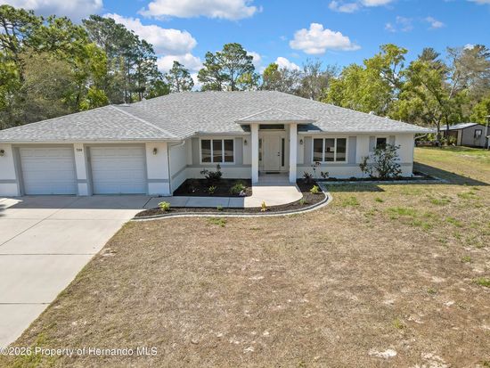 7250 Madrid Rd, Weeki Wachee, FL 34613
