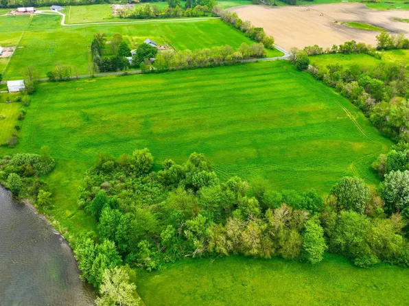 100 W Rd, Howe, IN 46746
