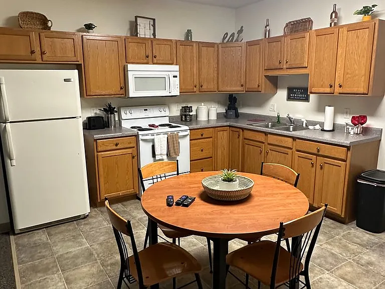 1013-1016 Residence Dr — Photo 1