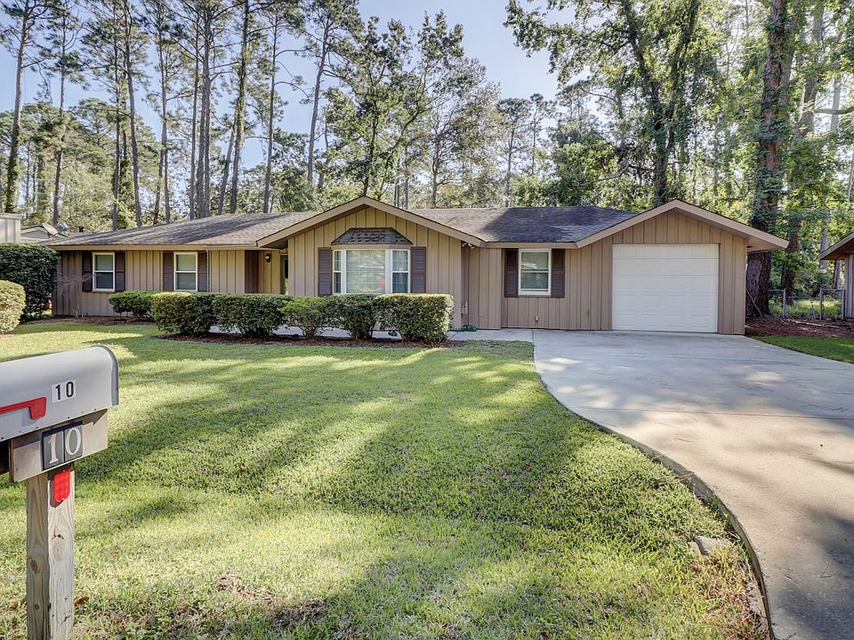 1st image of 10 Bay Pines Dr