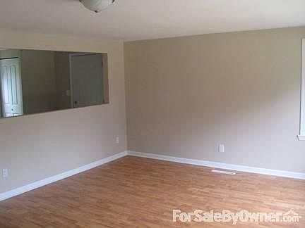 2nd image of 614 Outer Dr