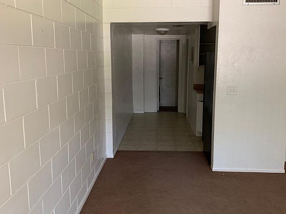 3rd image of 903 Wayne Ave APT 3