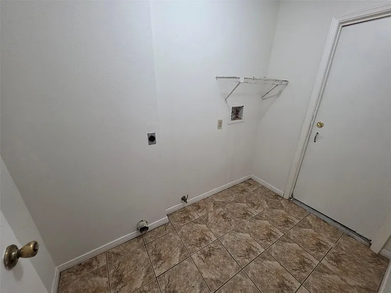 11726 Plumbrook Dr — Photo 15