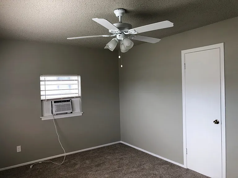 109 N Uvalde Ave — Photo 11