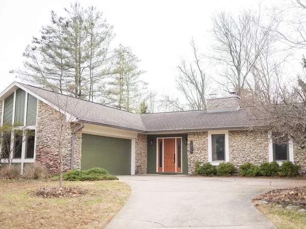 1814 E Greenbriar Ln, Bloomington, IN 47401