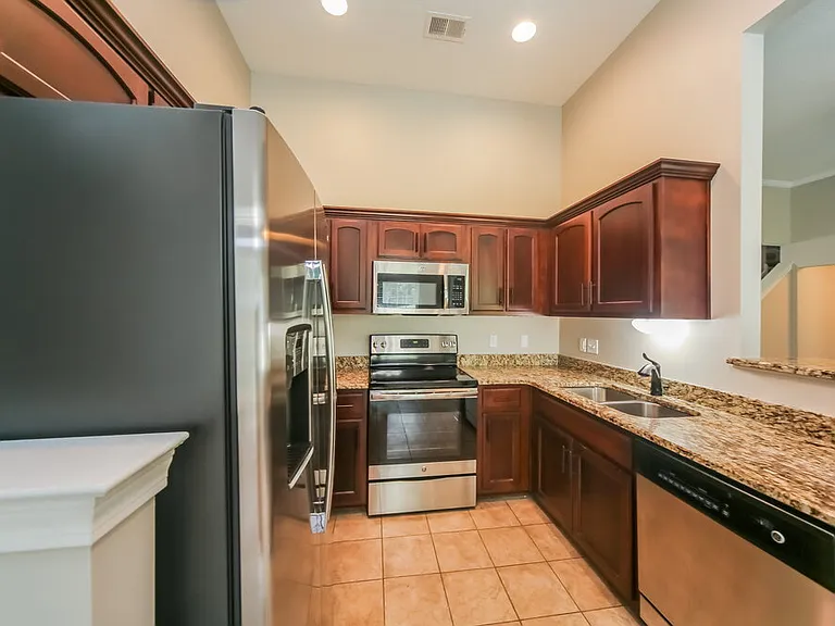 5714 Kingsman Dr — Photo 8