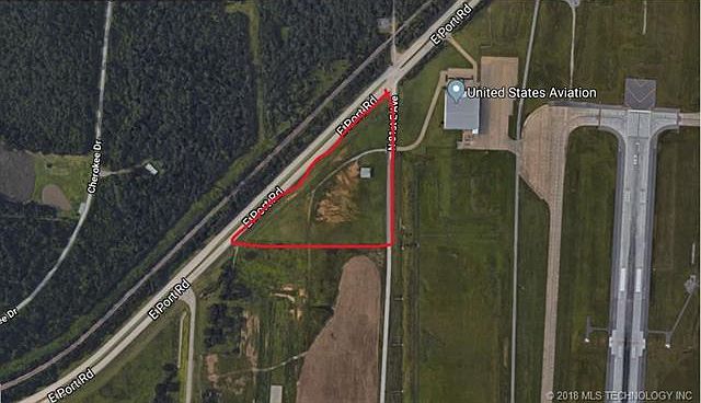2nd image of 3898 N Memorial Dr