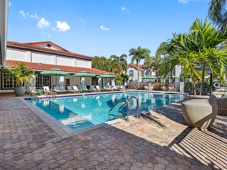 Avana Palm Beach Gardens — Photo 14