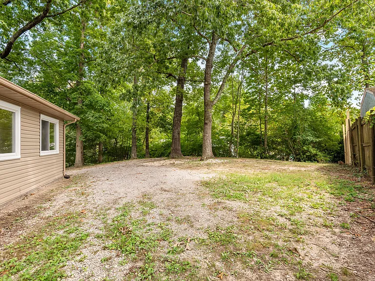 113 Wakeman Ln — Photo 21
