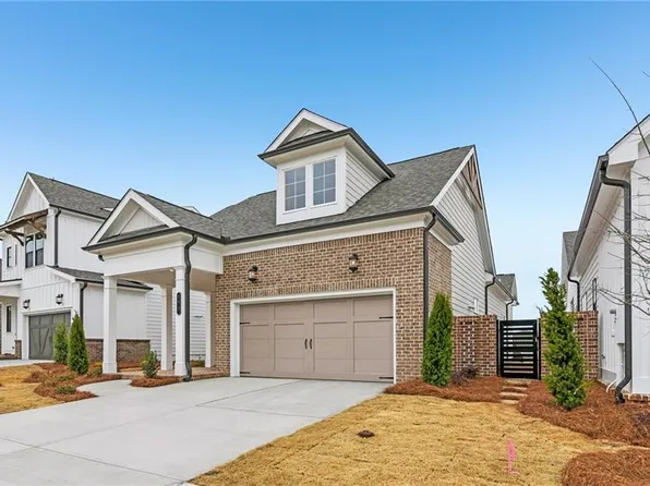 172 Herring Dr, Hoschton, GA 30548