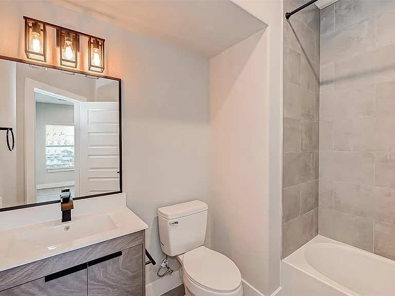 1718 Hardy St — Photo 22