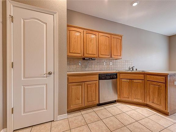 3rd image of 3910 SW Blackberry St