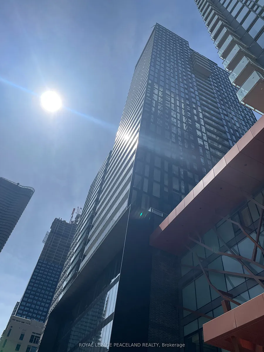 Building Photo - 28 Wellesley St E #3604