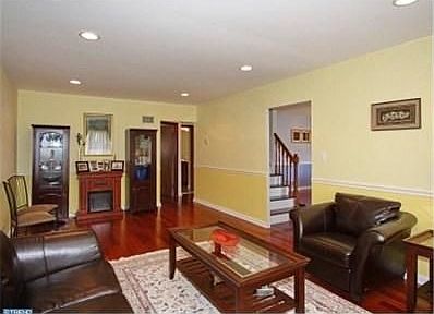 4th image of 515 Eagle Rock Ave