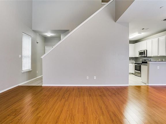 4th image of 4542 Sycamore Dr