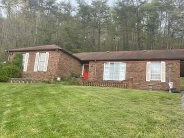 98 Mullins Ln, Pikeville, KY 41501