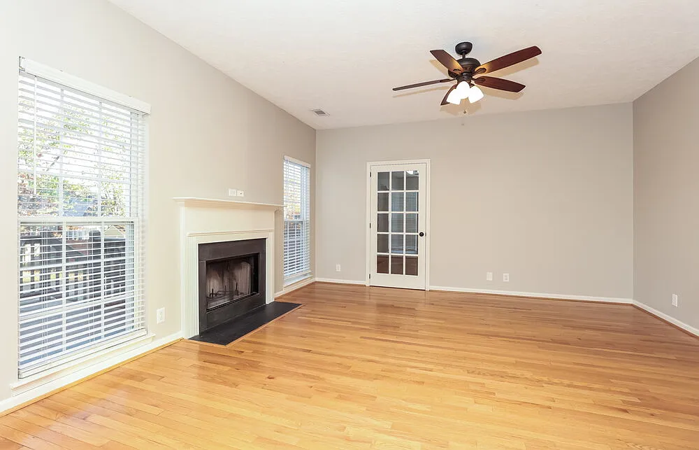 3 bed, 2.5 bath, 2068 sqft, $3,300 — Photo 4