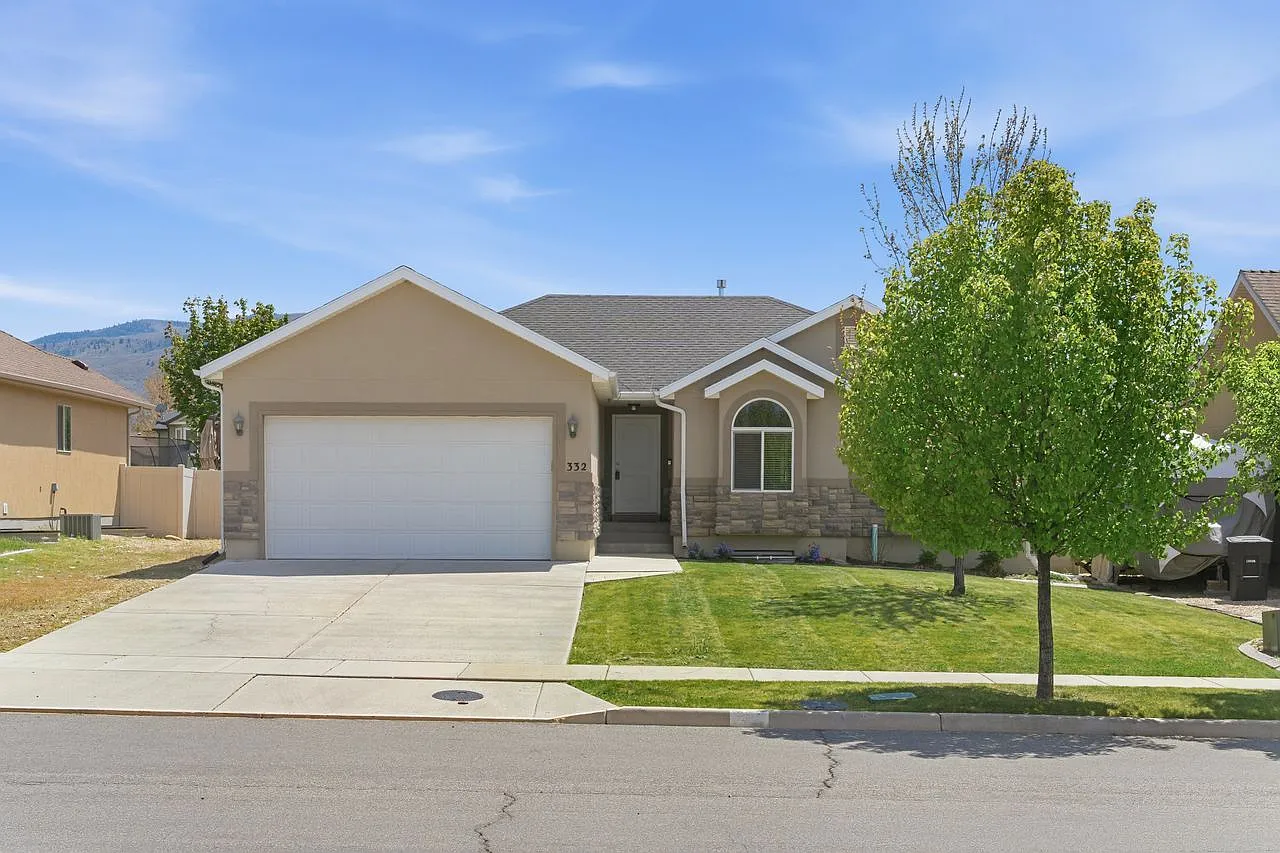 5 bed, 2856 sqft, $3,600 — Photo 1