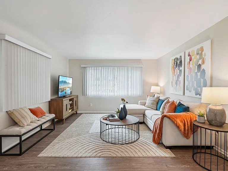 3 BD DOWNSTAIRS