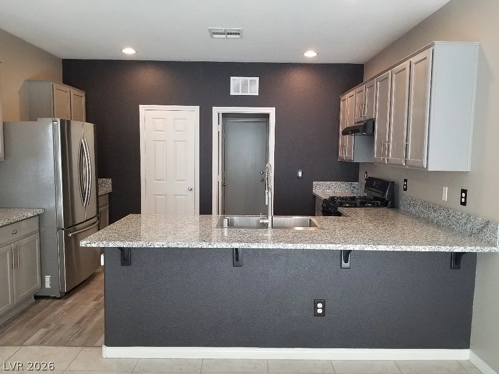 4 bed, 2.5 bath, 3846 sqft, $2,321 — Photo 4