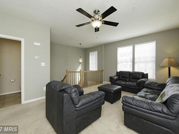 4th image of 728 Wineberry Way