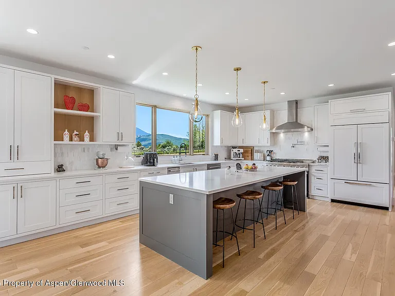 577 Fox Run Dr — Photo 13
