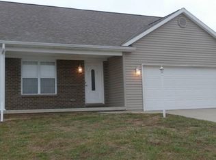 7914 Sandalwood Dr, Newburgh, IN 47630