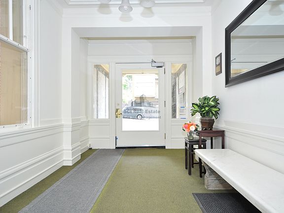 3rd image of 952 Powell St APT 12