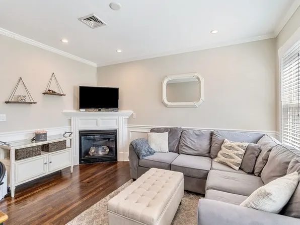 176 Bowen St #3, South Boston, MA 02127