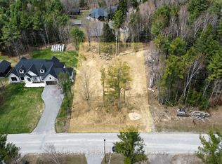 35 Marni Ln, Springwater, ON L0L2K0