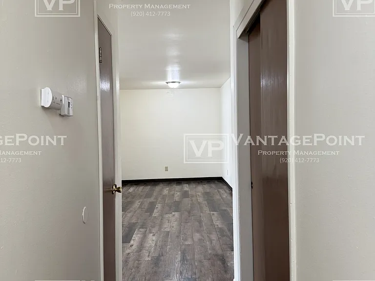 1269 Shawano Ave — Photo 21