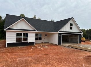 806 N Blackstock Rd, Landrum, SC 29356