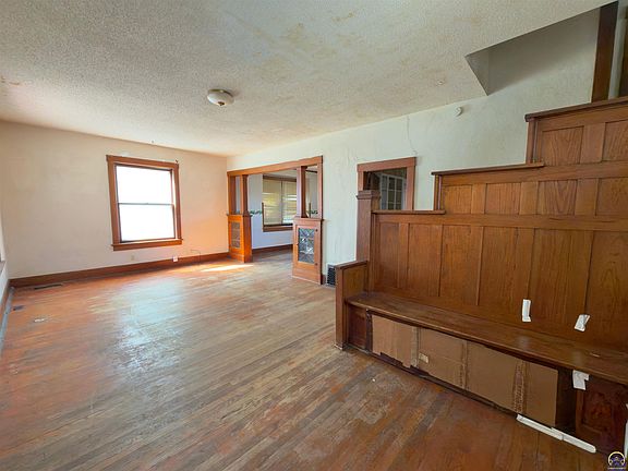 4th image of 1603 SW Central Park Ave