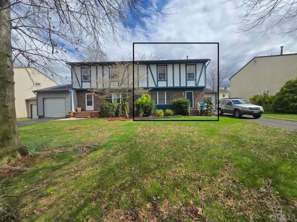 6 Bayberry Close, Piscataway, NJ 08854
