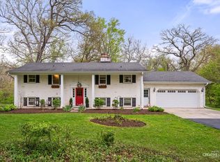 41W880 White Oak Ln, Saint Charles, IL 60175