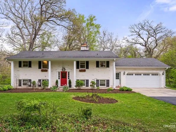 41W880 White Oak Ln, Saint Charles, IL 60175