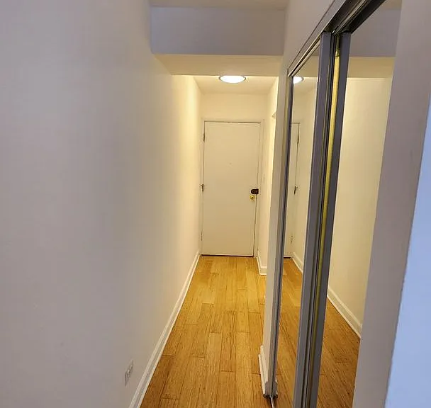 Foster Beach Apartments — Photo 10