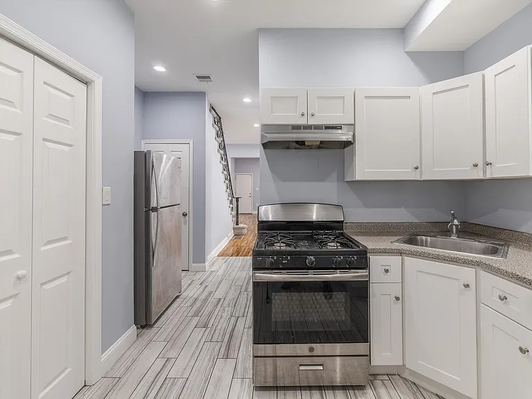 19 Osborn St — Photo 9