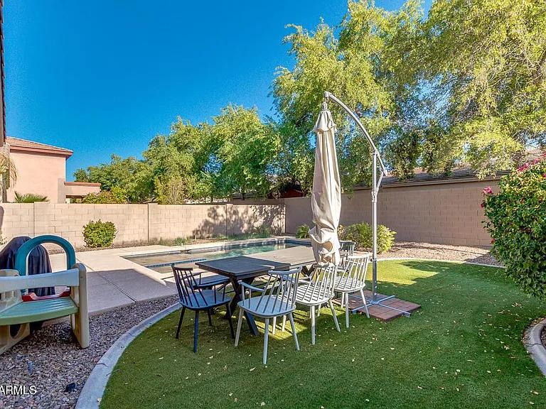 2037 W Periwinkle Way — Photo 34