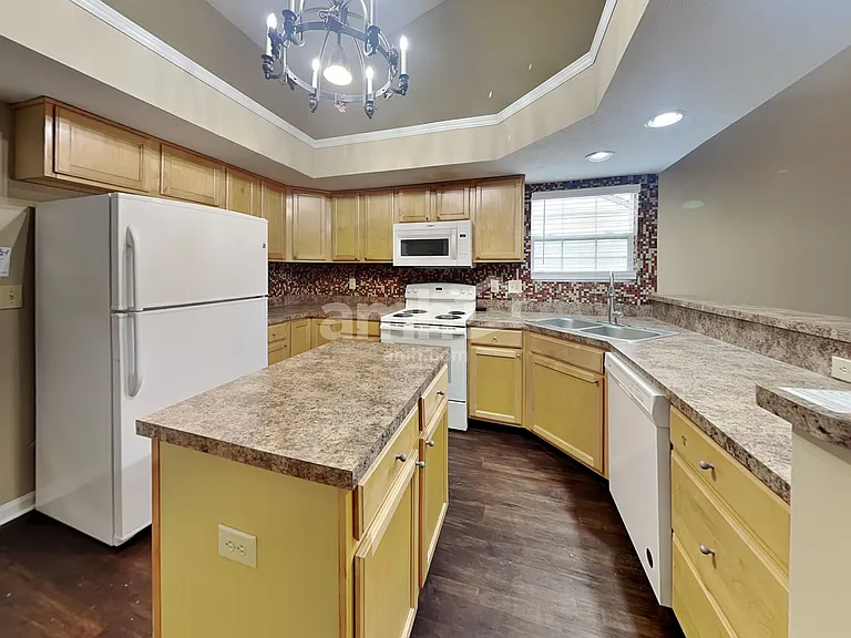 7818 Bent Willow Dr — Photo 3