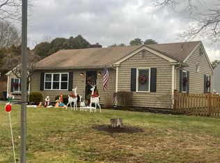 130 Essex Rd, North Kingstown, RI 02852