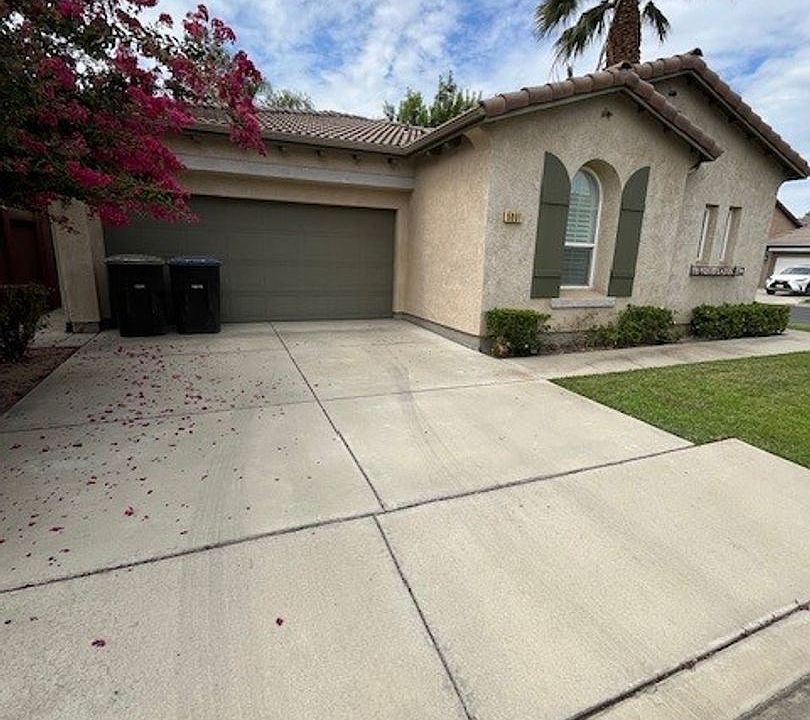 1st image of 5001 W Fiano Ave